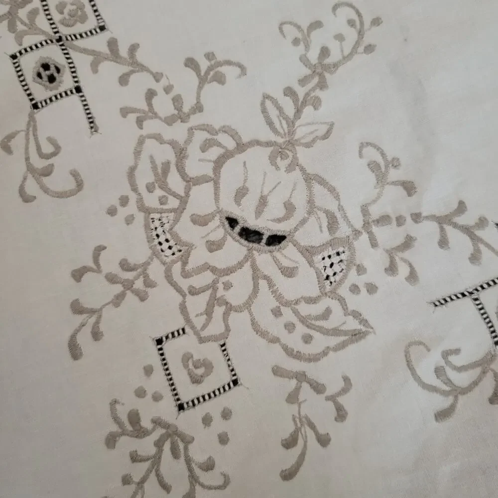 Handmade Spanish Embroidered Floral Cotton Tablecloth Cream Rectangular NWT